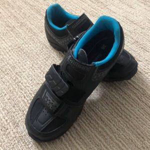 Shimano Torbal Spin/cycling shoe.Size 36.Very light indoor use. Look brand new.